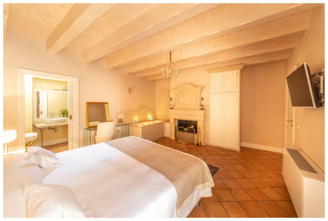 Boutique - Lodge & Suites クロトーネ エクステリア 写真