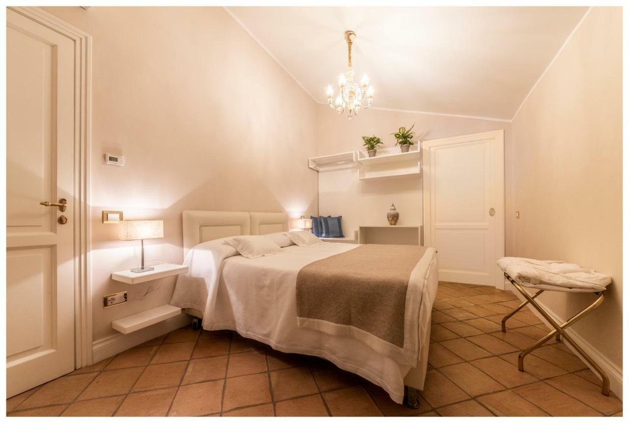 Boutique - Lodge & Suites クロトーネ エクステリア 写真